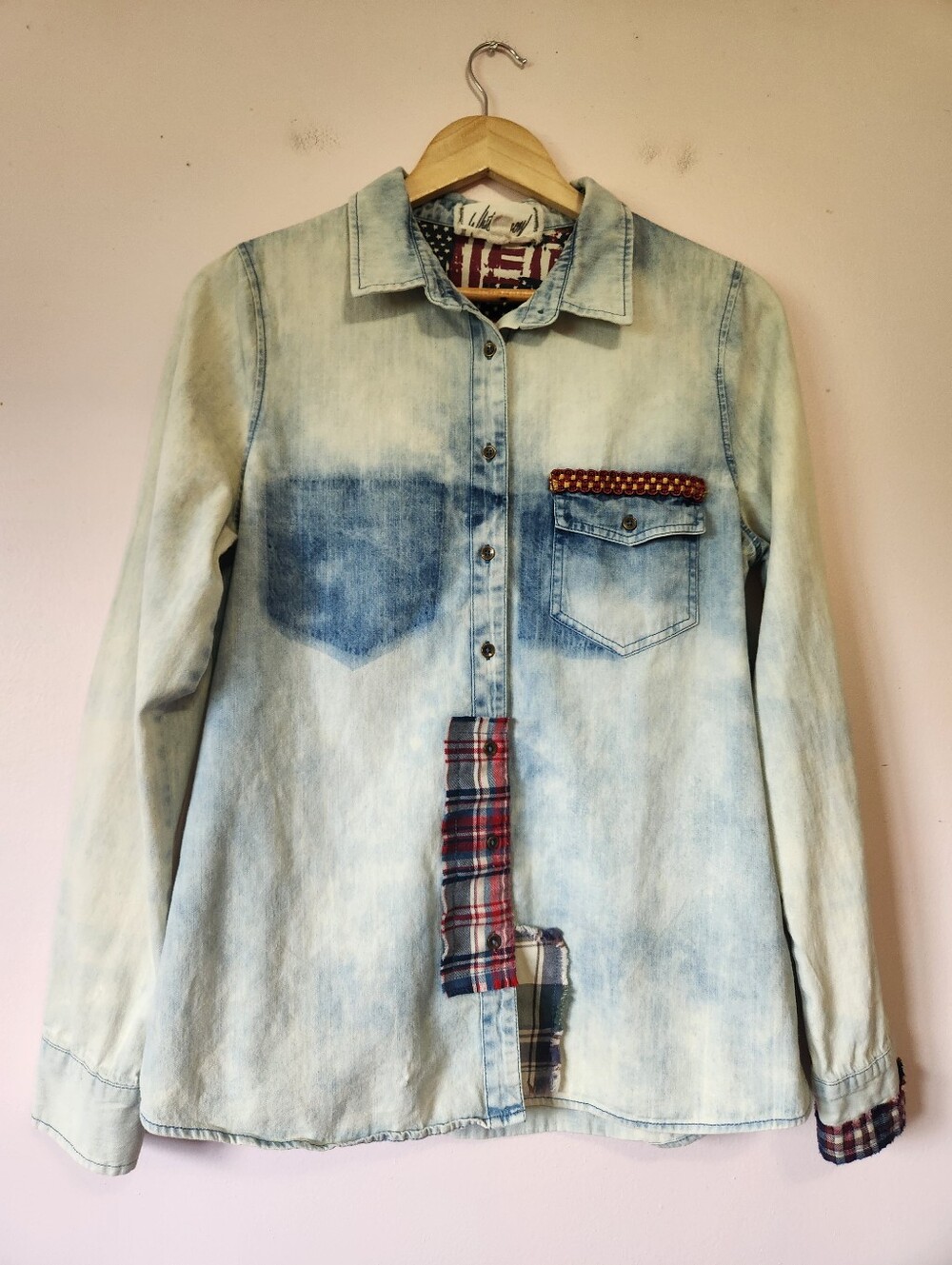 White Crow Acid Wash Denim Button-Up Shirt Plaid Patchwork Western Size M